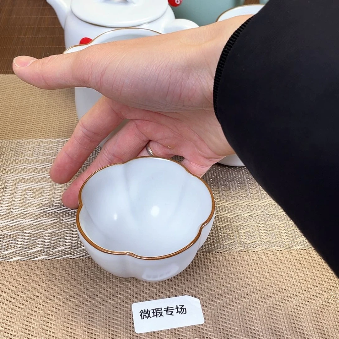 瓷片。。。。。。。。。。。。。