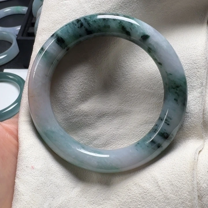 翡翠手镯未镶嵌16号55圆条有纹