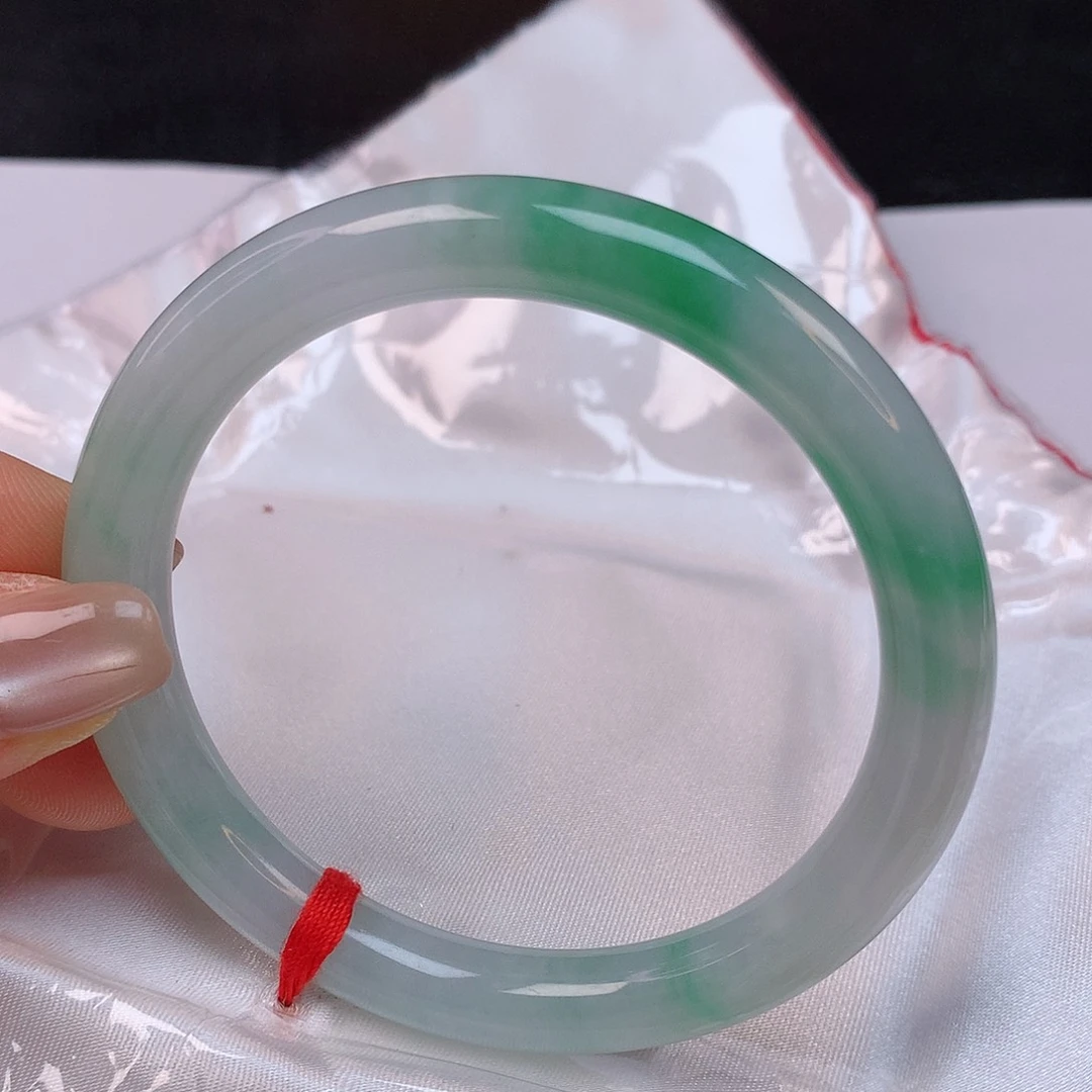 【闪购商品】翡翠手镯未镶嵌56圆条手镯