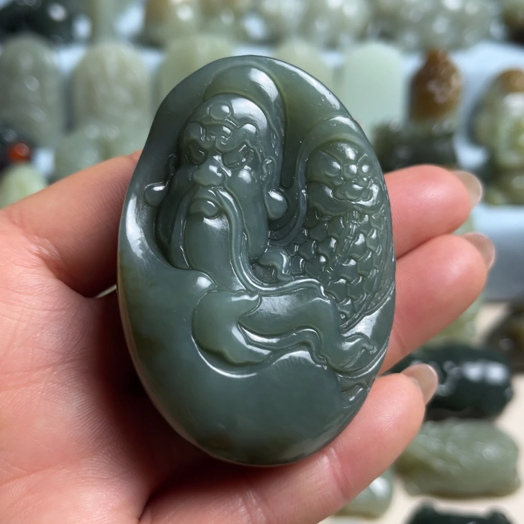 和田玉未镶嵌把件