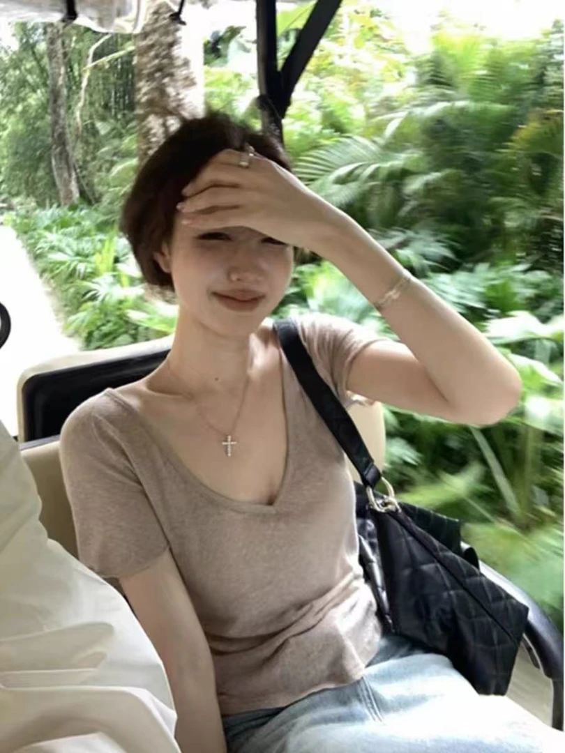 6996港味纯欲风短袖T恤女夏季新款设计感修身百搭上衣