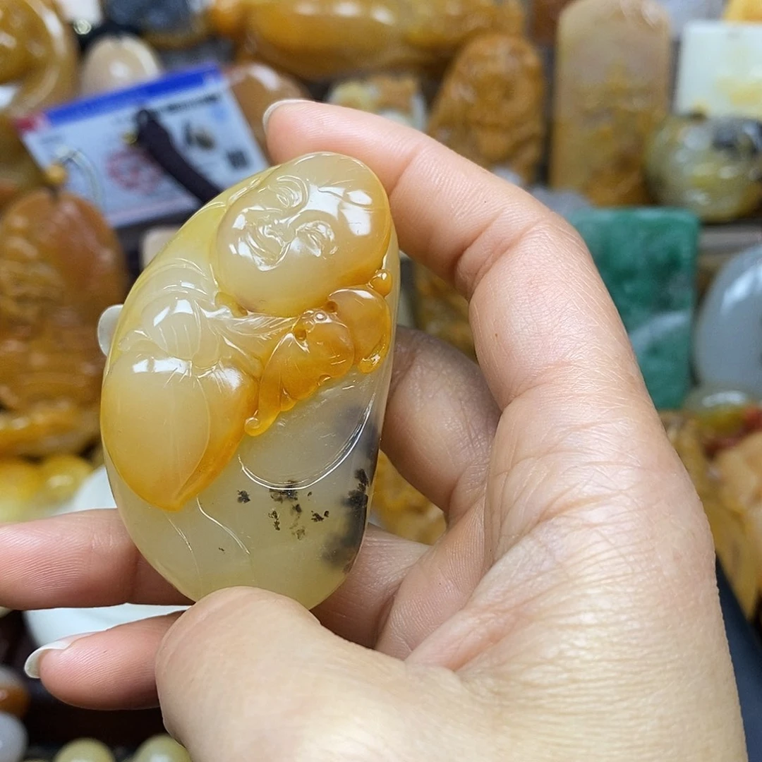 石英质玉（黄龙玉）颈饰未镶嵌