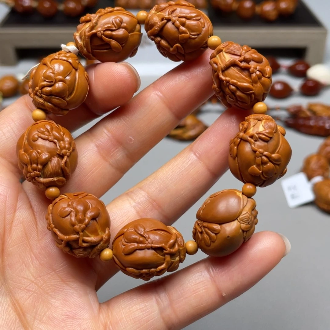 橄榄核吊坠订玉兰花手串2.0铁核，没有现货，需定制
