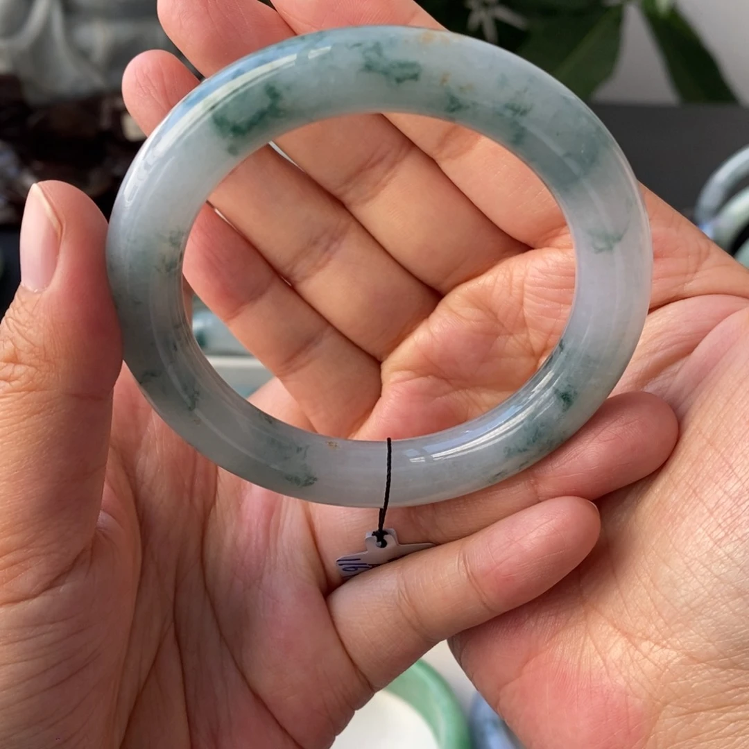 翡翠手镯未镶嵌天然