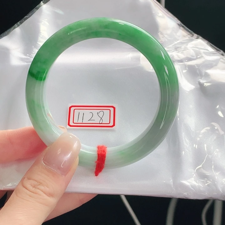 翡翠手镯未镶嵌天然缅甸翡翠手镯01