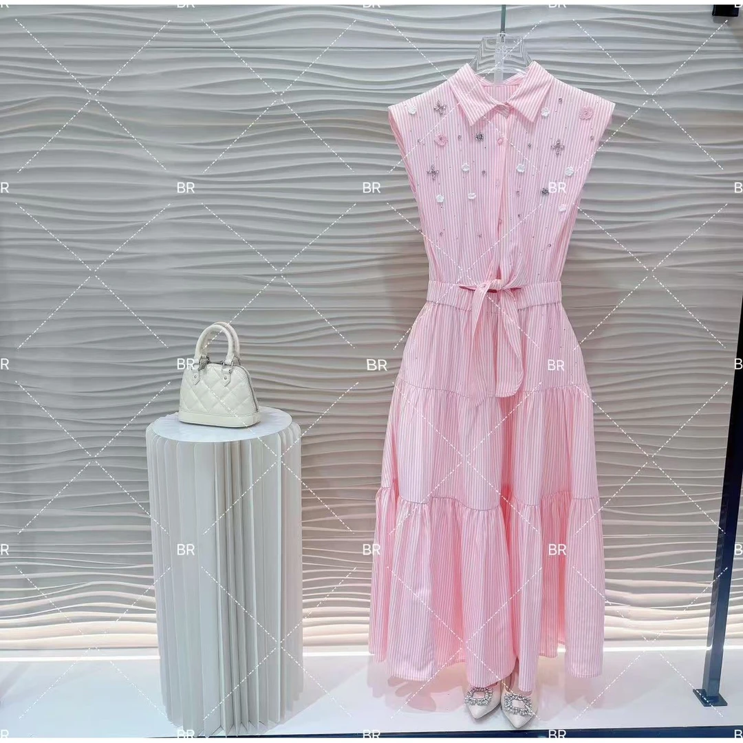 【丹】新款时尚长裙手工钩花细条纹烫钻翻领无袖连衣裙5222