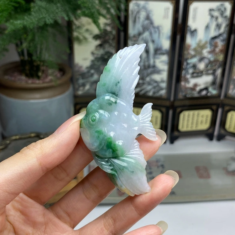 老种飘绿白底青黄翡三彩年年有余鱼挂件 天然翡翠A货