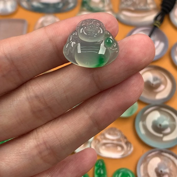 翡翠未镶嵌颈饰…