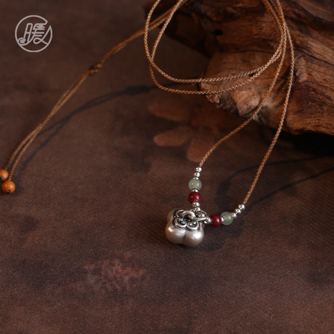 天然和田玉搭配足银柿子吊坠颈饰Z3245多样性发一