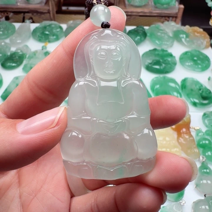 颈饰未镶嵌石英质玉