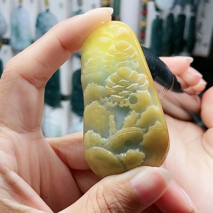 颈饰足铂镶嵌翡翠翡翠