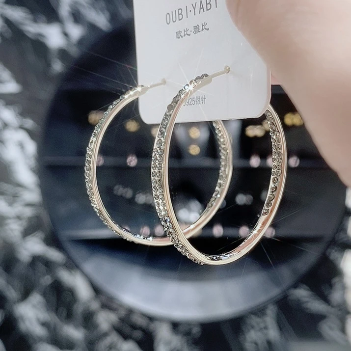 铜合金合成锆石耳饰 时尚个性时尚气质锆石圈(4.5厘米左右)