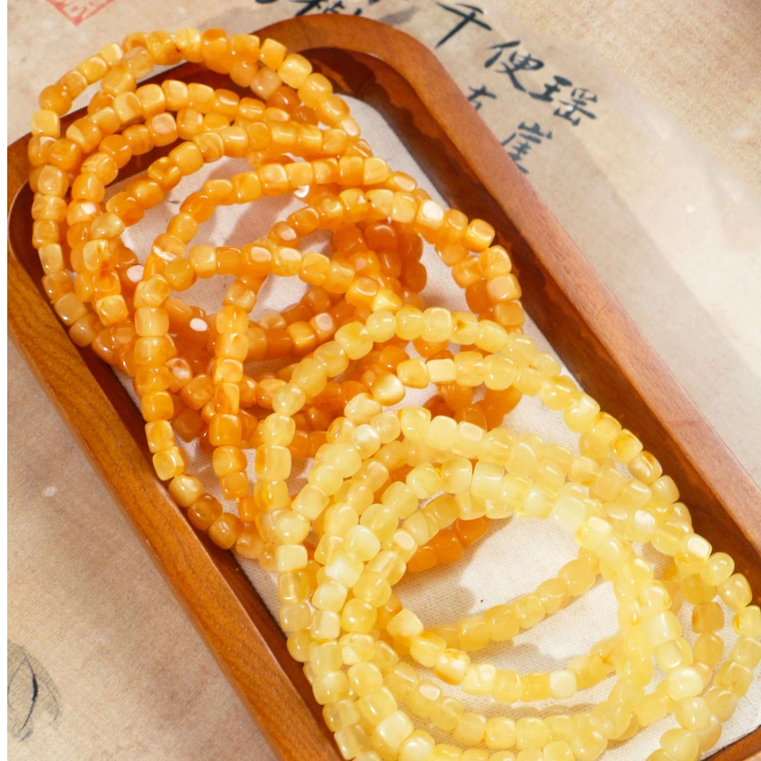 天然蜜蜡随型小方珠单圈手串 多样性随机发其一