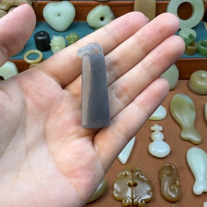 岩***颈饰未镶嵌和田玉