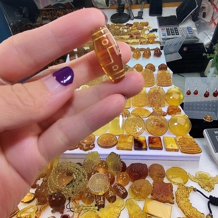 琥珀未镶嵌吊坠(不含链)天然缅甸琥珀棕红九眼天珠