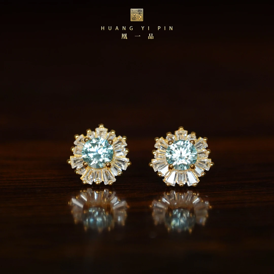 925银莫桑石银制品 【凰一品】 雪花莫桑钻耳钉S925