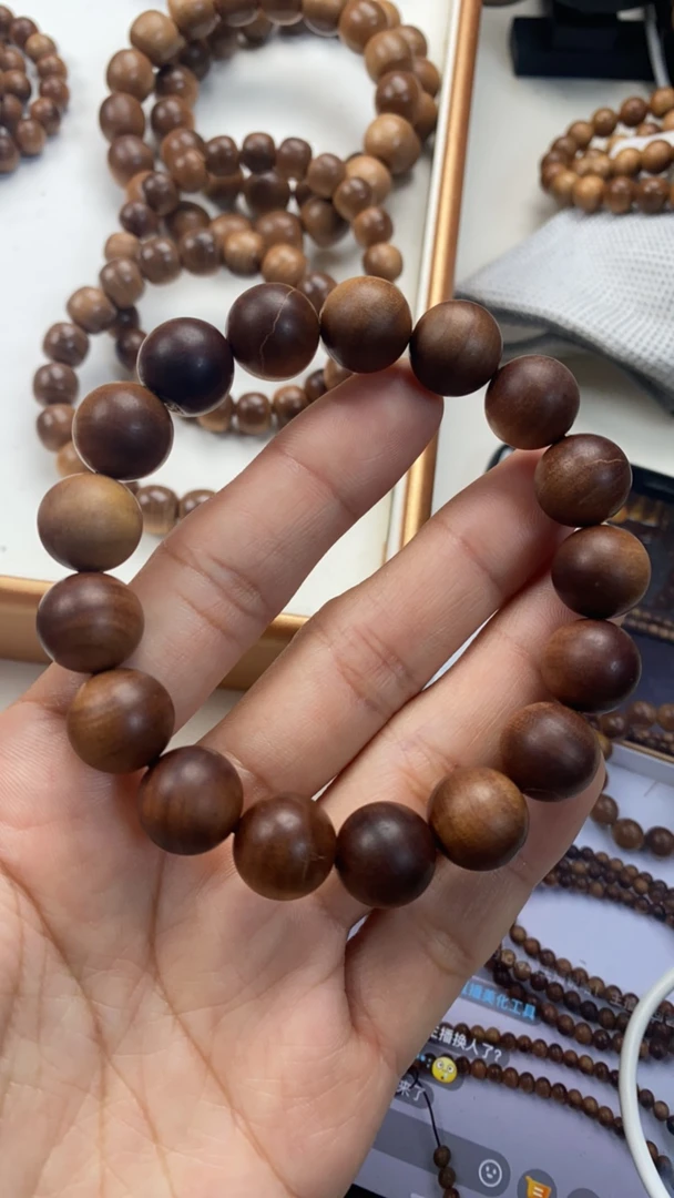 1.2微瑕圆珠老山檀香