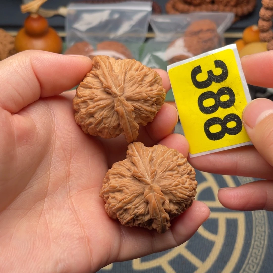 文玩核桃把件39.5全品球白（精品）388号