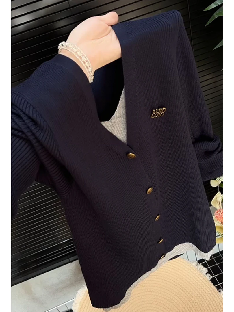藏青色V领显瘦长袖假两件针织开衫女2025秋冬季新款百搭打底毛衣
