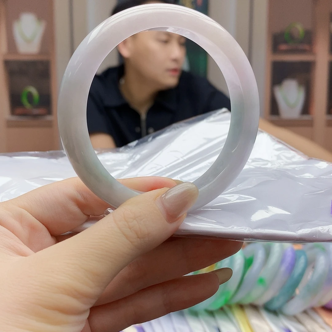 翡翠未镶嵌手镯玛**卡