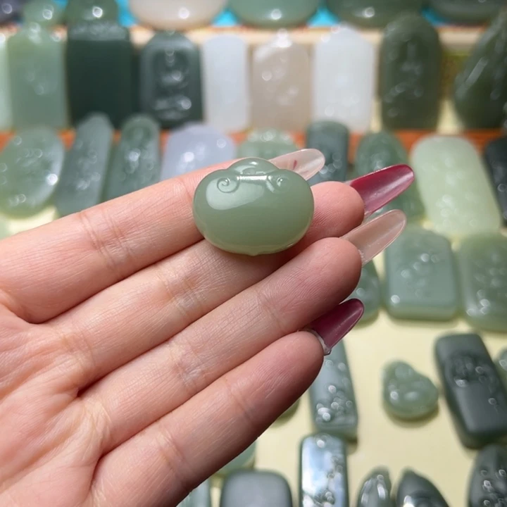 【闪购商品】和田玉颈饰未镶嵌Z****?