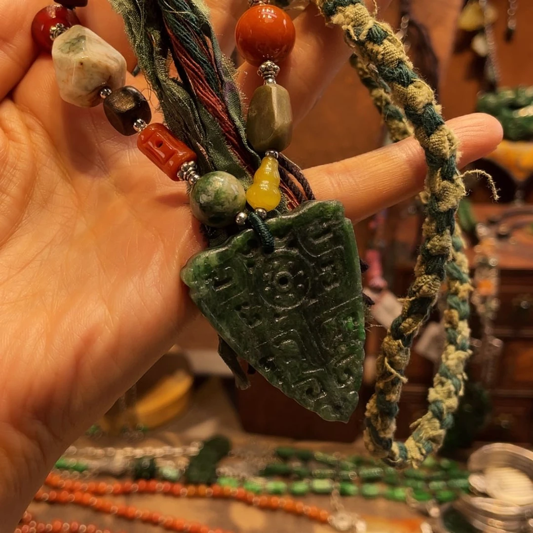 【闪购商品】吊坠(赠链)未镶嵌翡翠