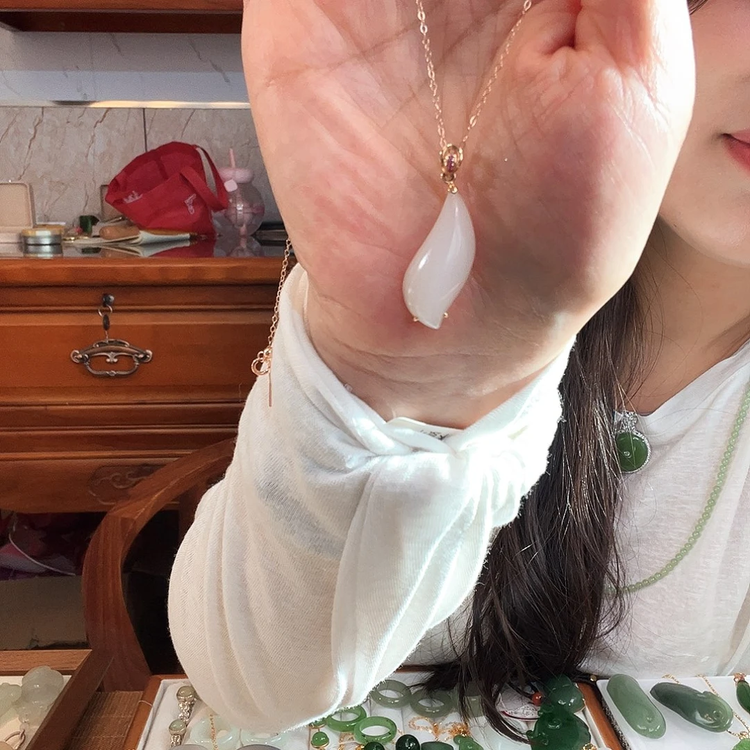 安***暄吊坠(赠链)18K金镶嵌和田玉