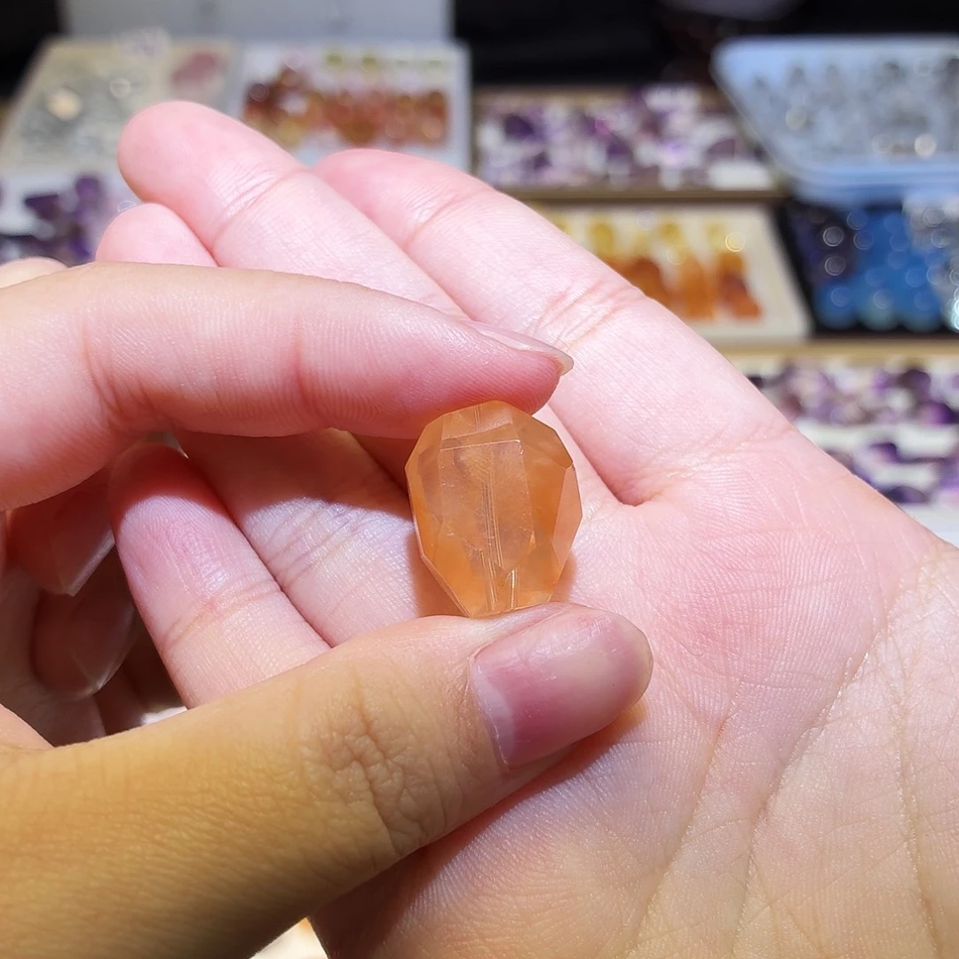 吊坠(不含链)未镶嵌水晶红兔毛 随形 打孔定制不退换