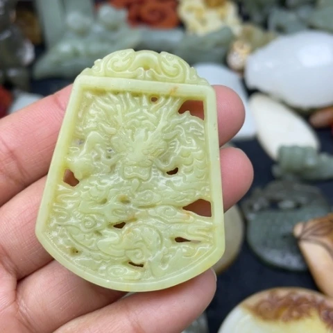 蛇纹石玉颈饰未镶嵌57