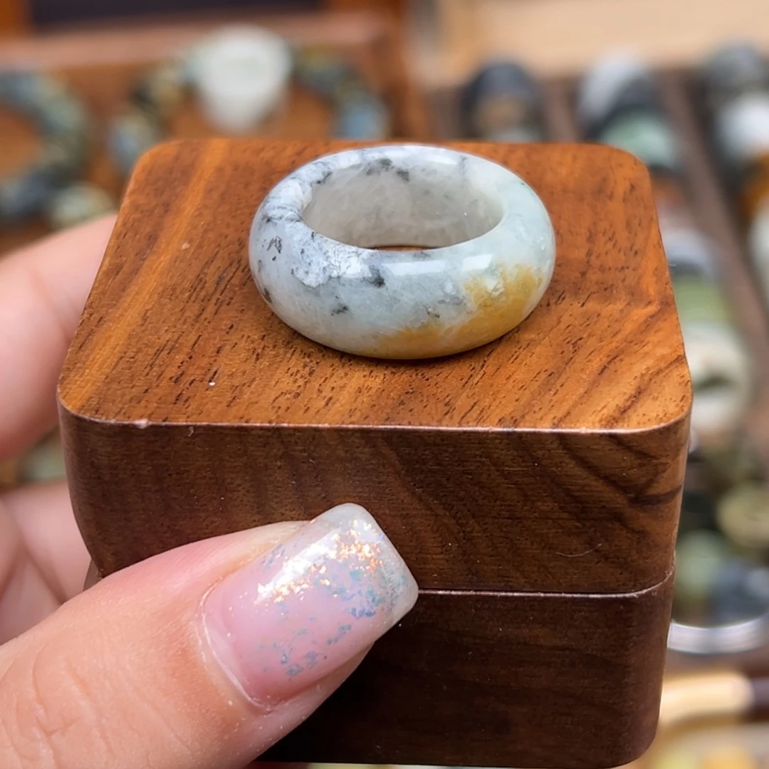 蛇纹石玉未镶嵌戒指内径18.2