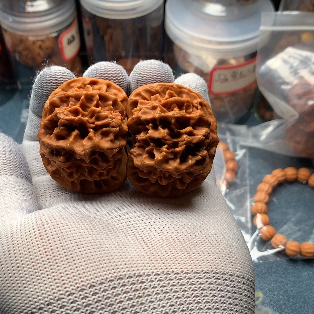 文玩核桃把件a*o大帝王