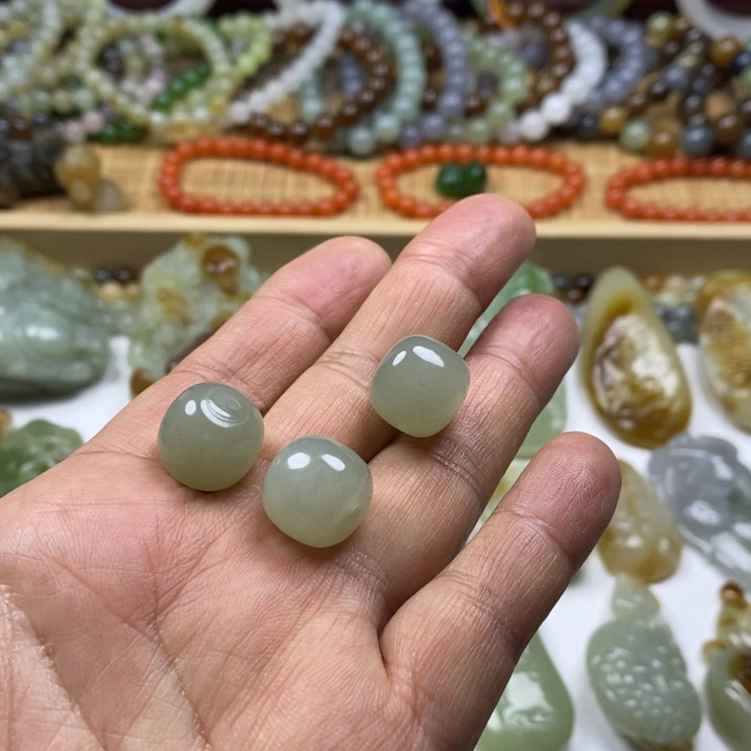 和田玉(糖玉)颈饰未镶嵌
