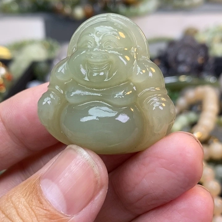 大***喵和田玉未镶嵌颈饰