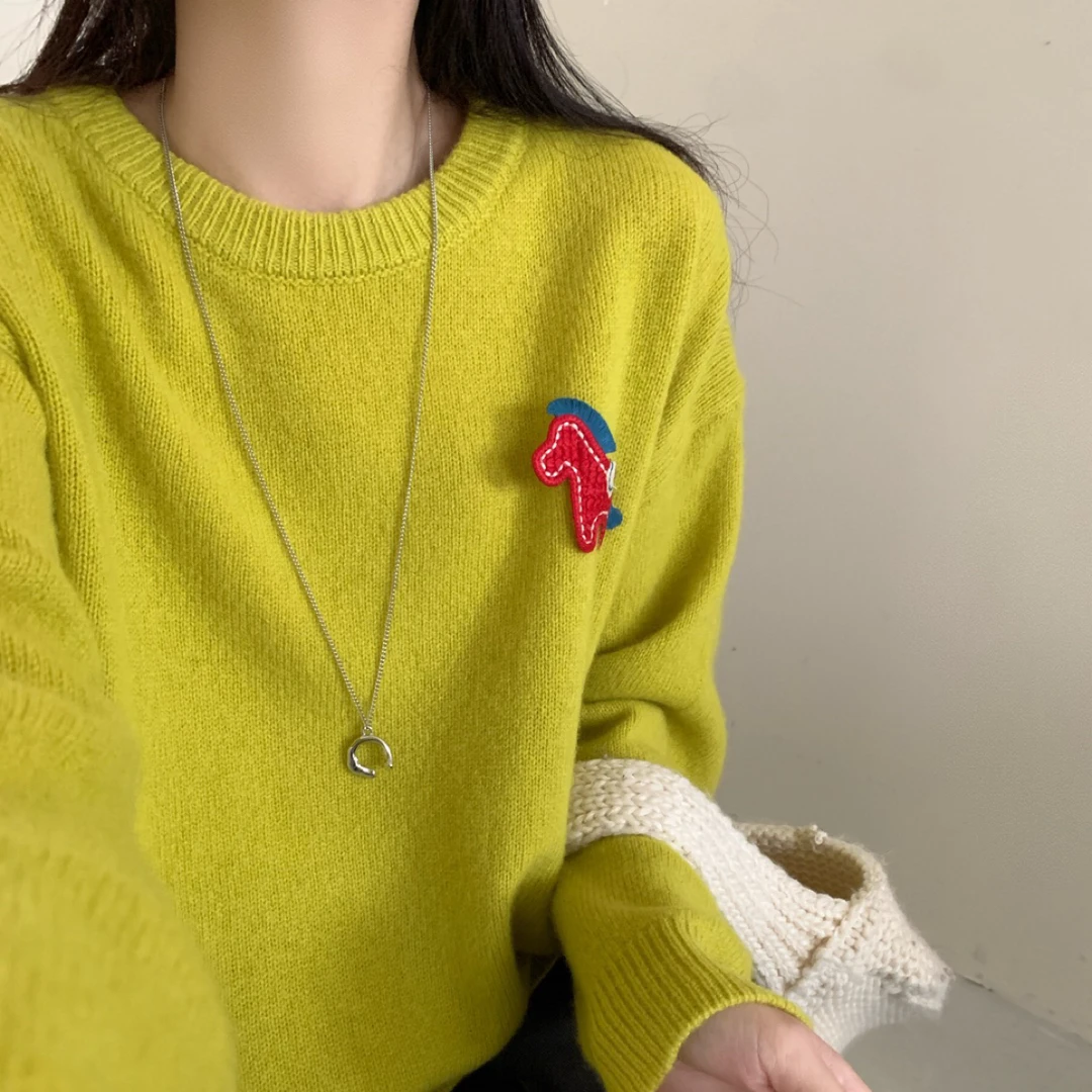 〔马年大吉〕〔不可机洗〕韩系新款小红马刺绣圆领针织上衣