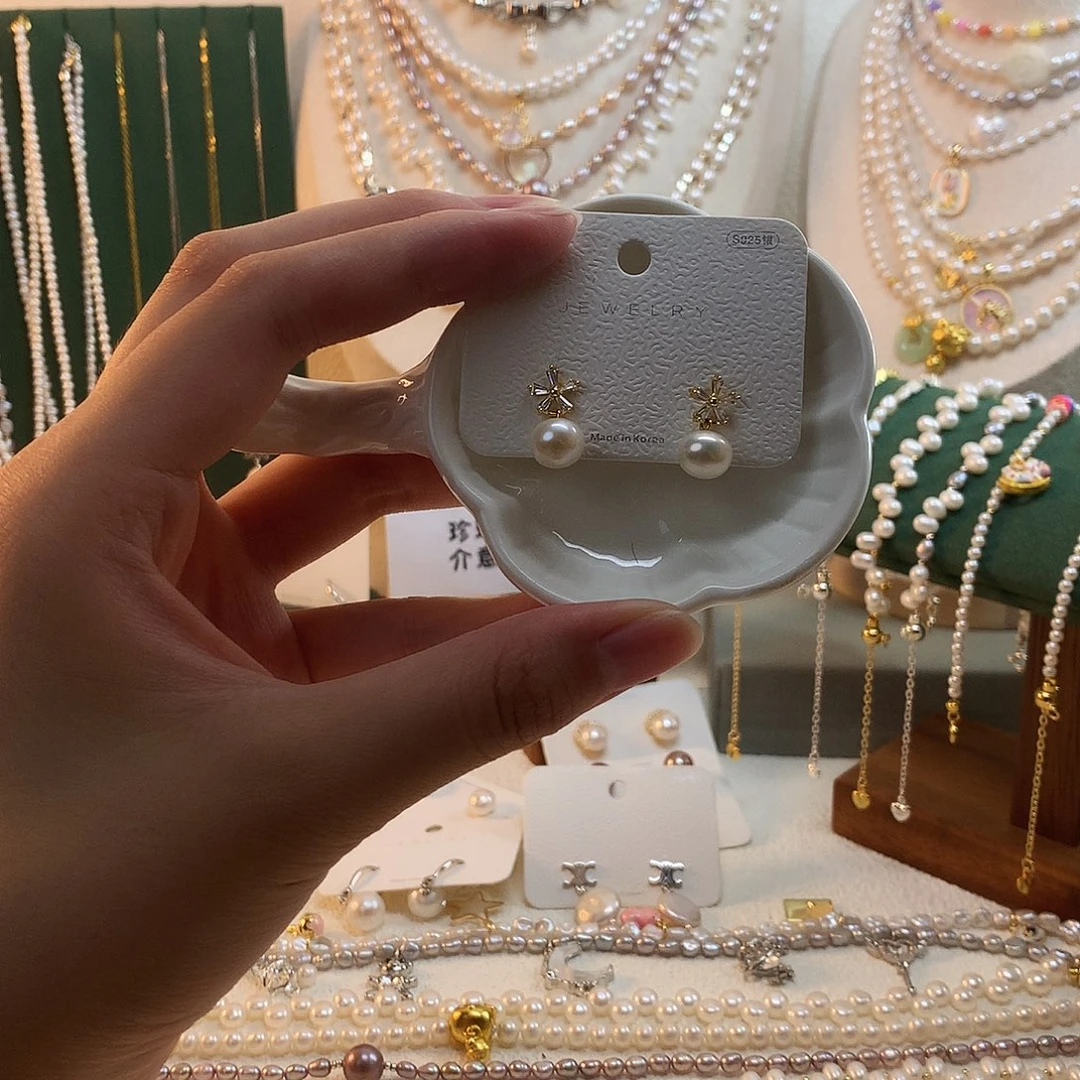 银S925镶嵌淡水珍珠太阳花耳钉