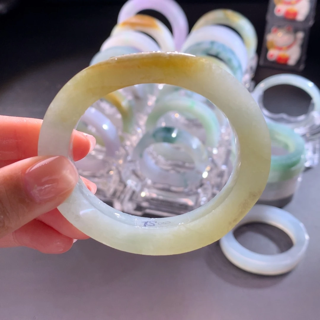 未镶嵌翡翠手镯定制翡翠