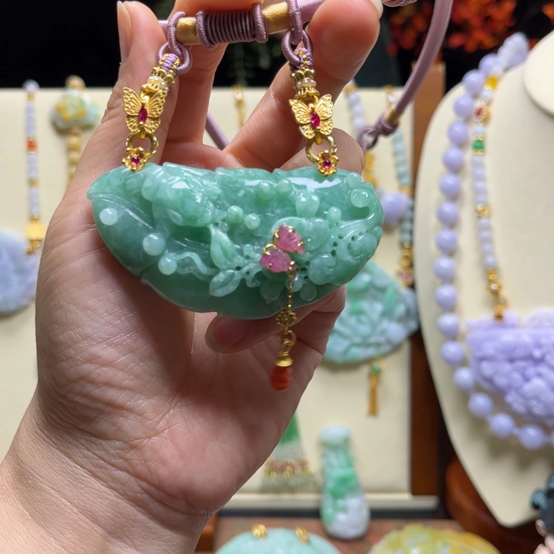 翡翠颈饰未镶嵌天然翡翠