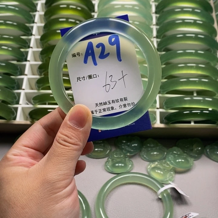 冰***ぶ蛇纹石玉未镶嵌手镯