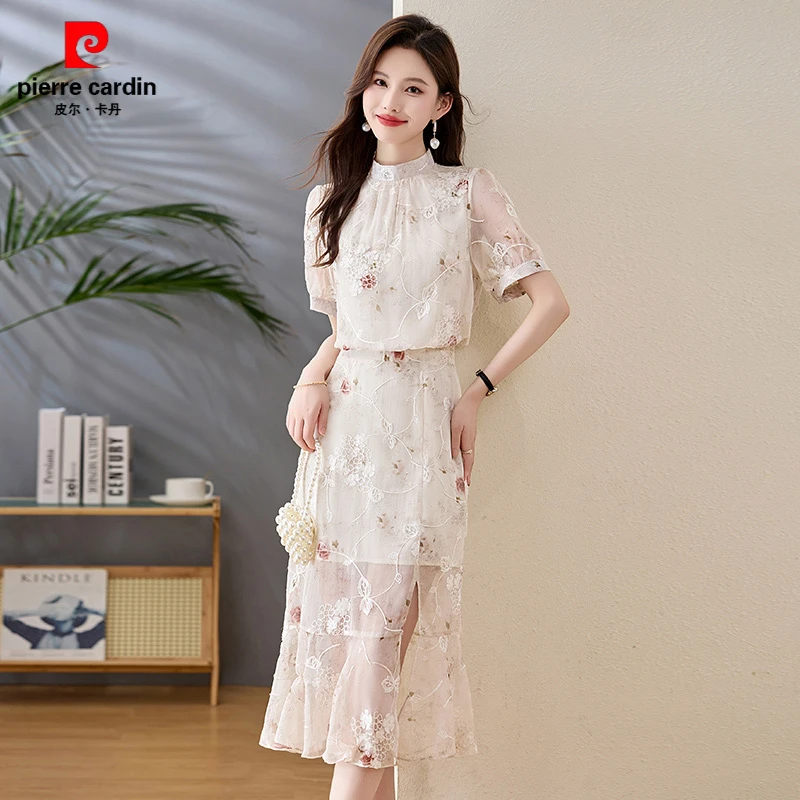 皮尔卡丹时尚洋气连衣裙女2025夏季新款收腰显瘦减龄百搭绣花优雅
