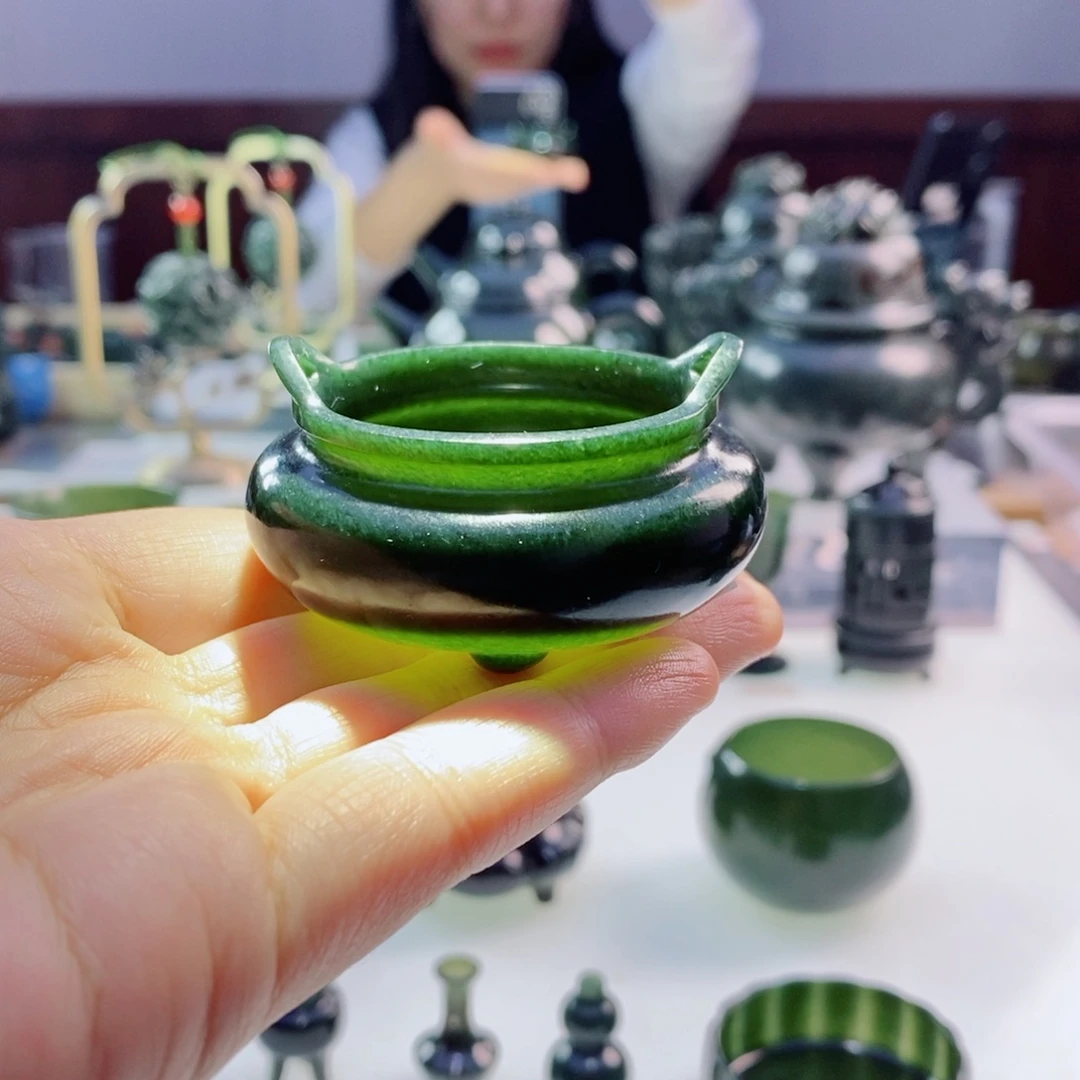 未镶嵌和田玉（青玉）摆件微瑕