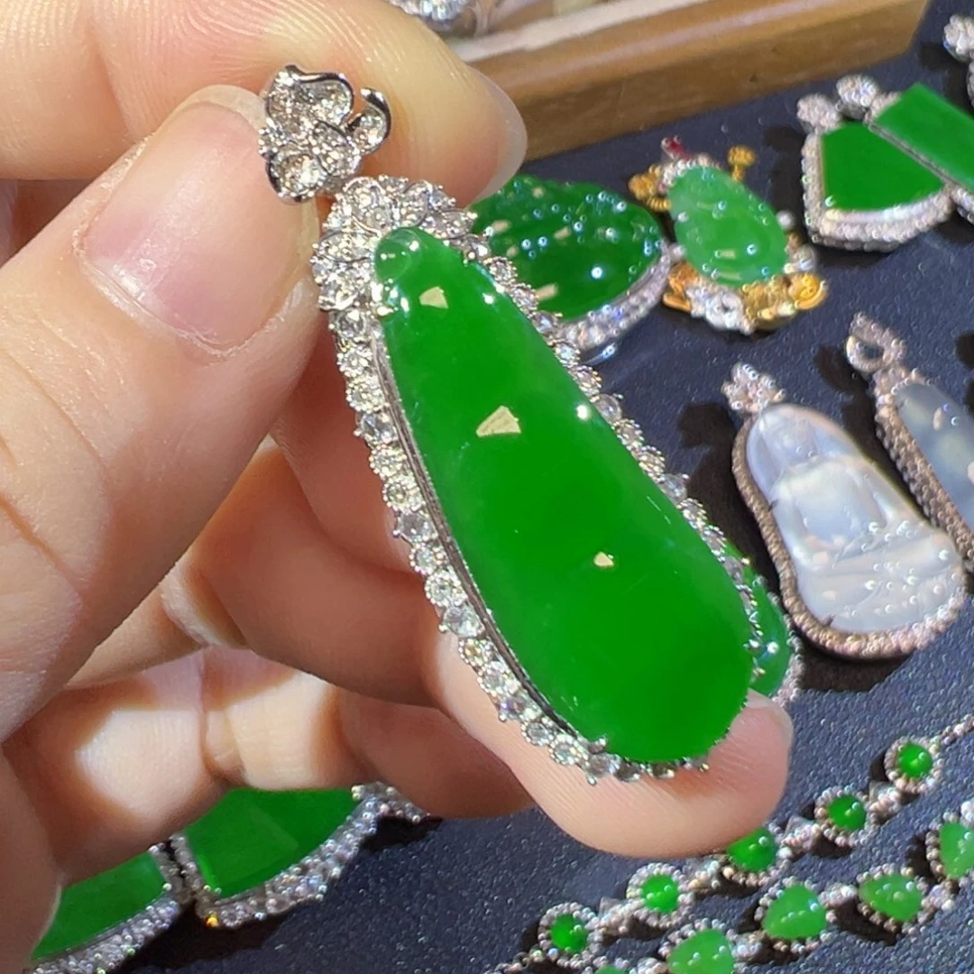 翡翠18K金镶嵌吊坠(不含链)