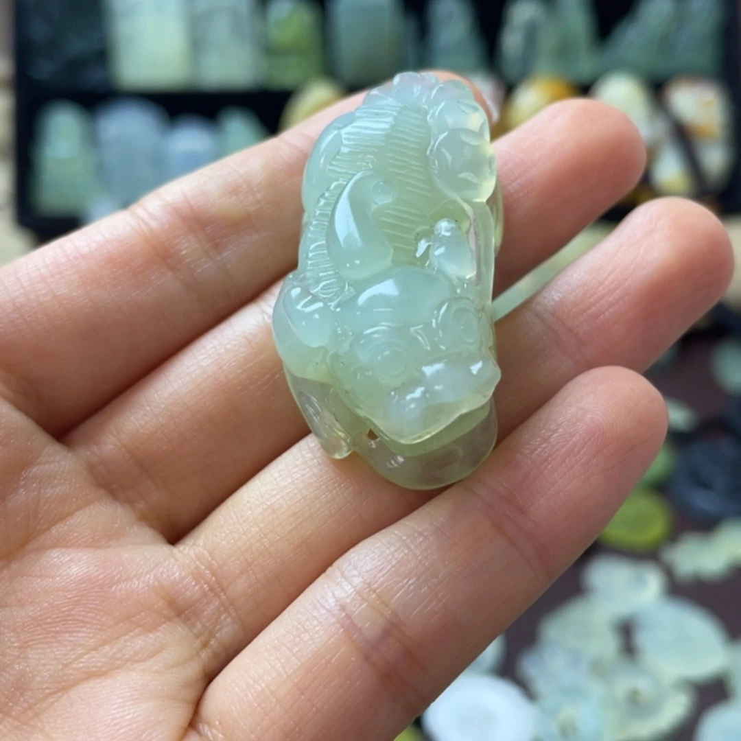 蛇纹石玉颈饰未镶嵌发**富