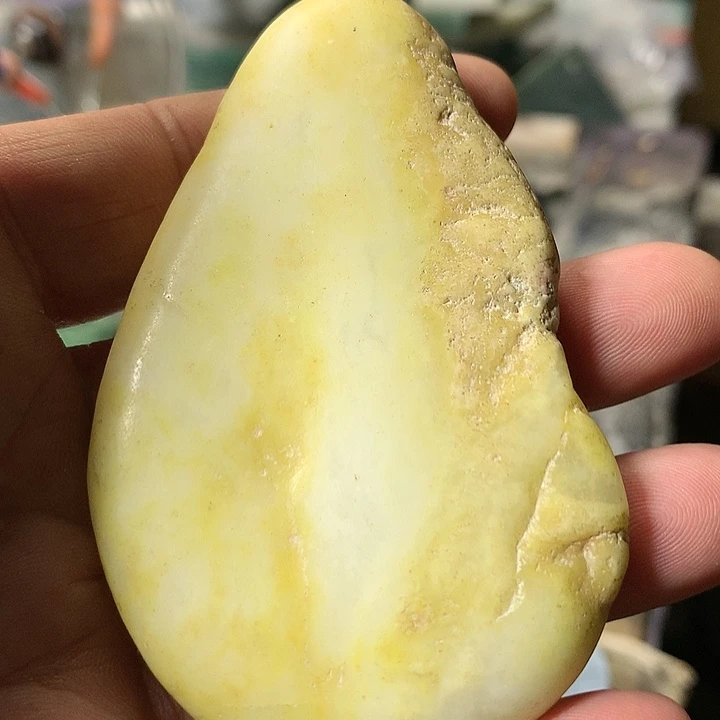 颈饰未镶嵌和田玉（糖玉）