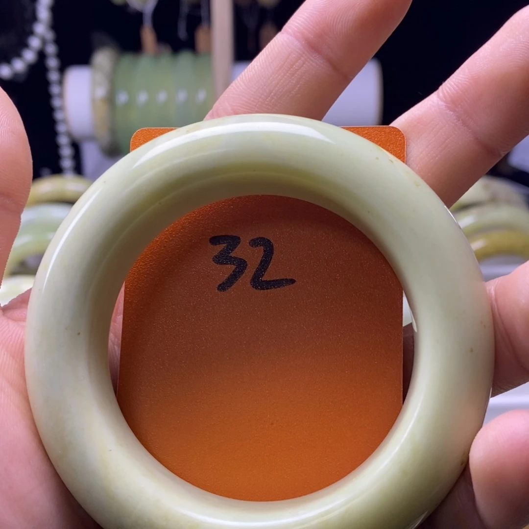 蛇纹石玉未镶嵌手镯56