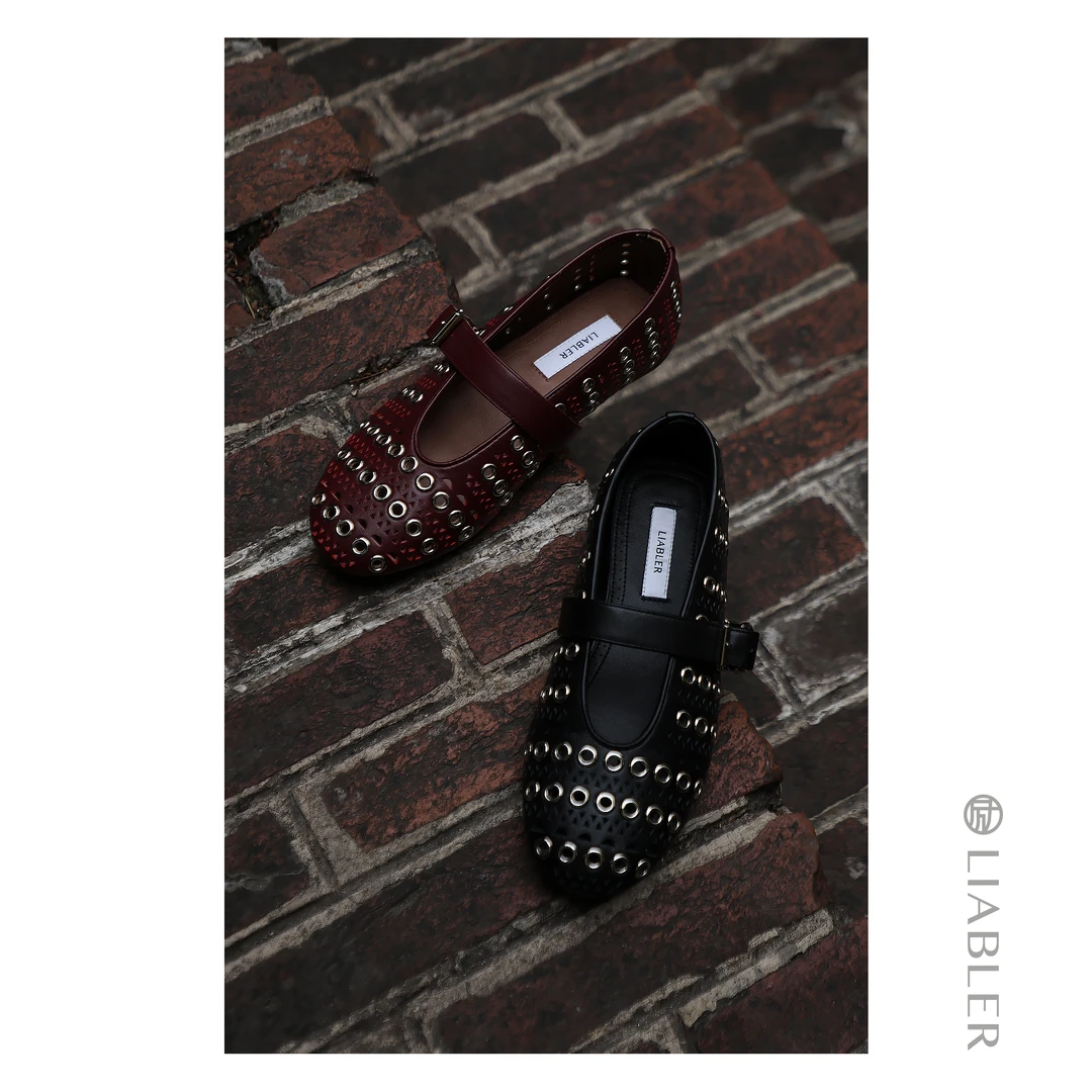 LIABLER/励【暮风/苏梅】2025春夏镂空圆铆钉平底单鞋 LSS251008A