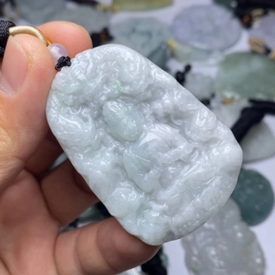 翡翠未镶嵌颈饰翡翠