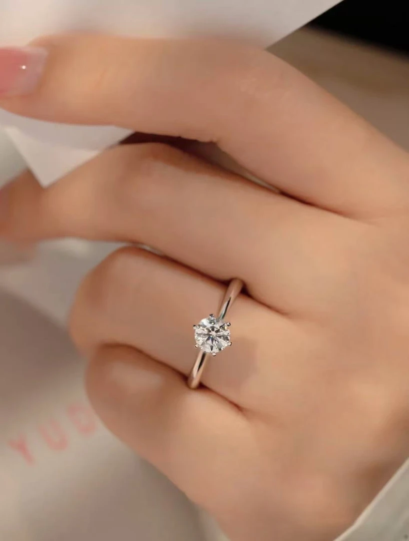 NFZX 时尚T家六爪女戒闭口1.0ct