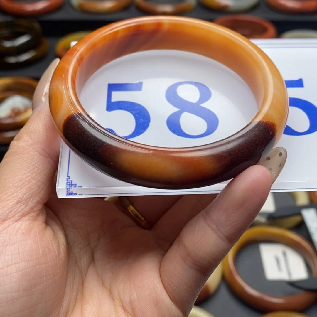 石英质玉（黄龙玉）手镯未镶嵌