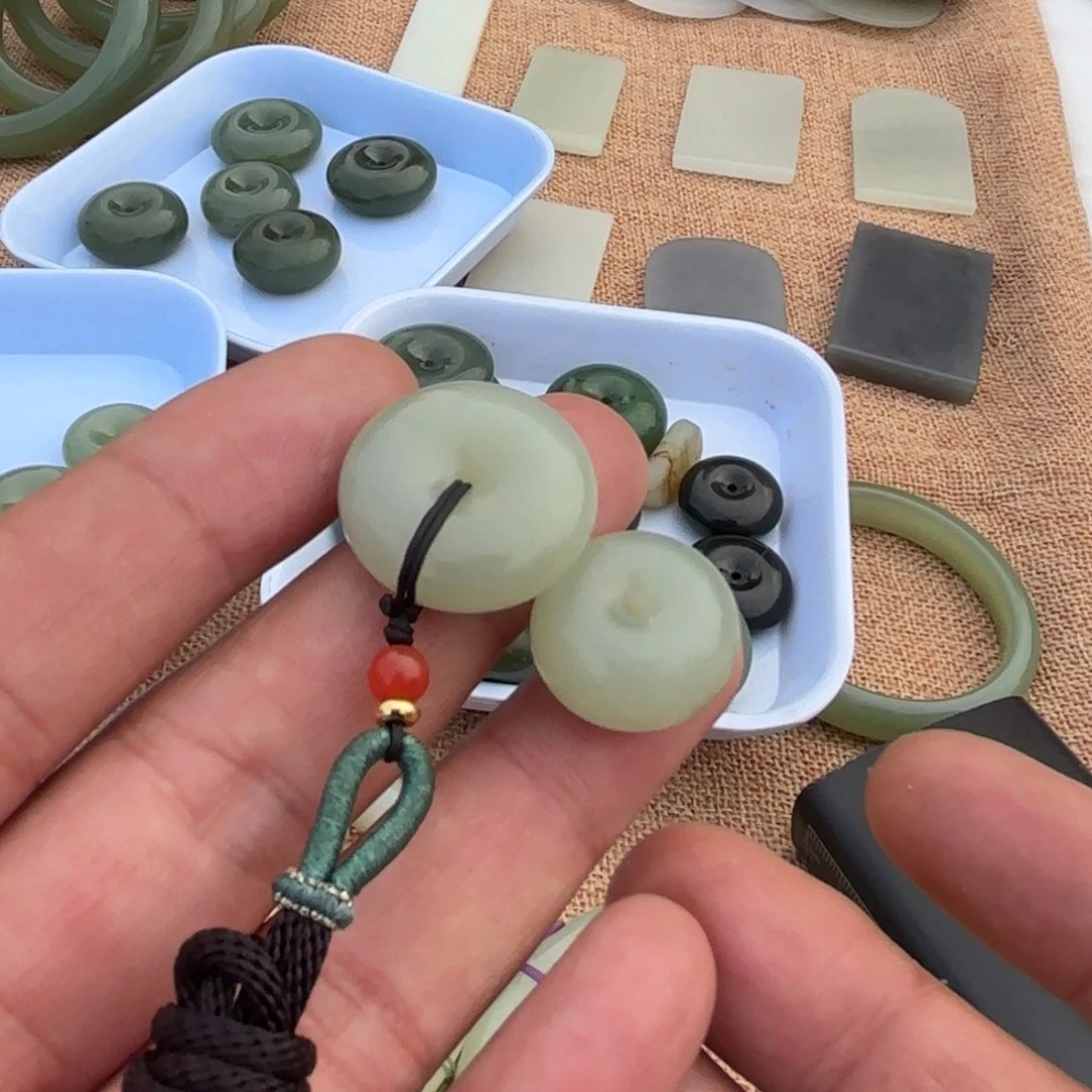 和田玉平安扣未镶嵌定制不退换