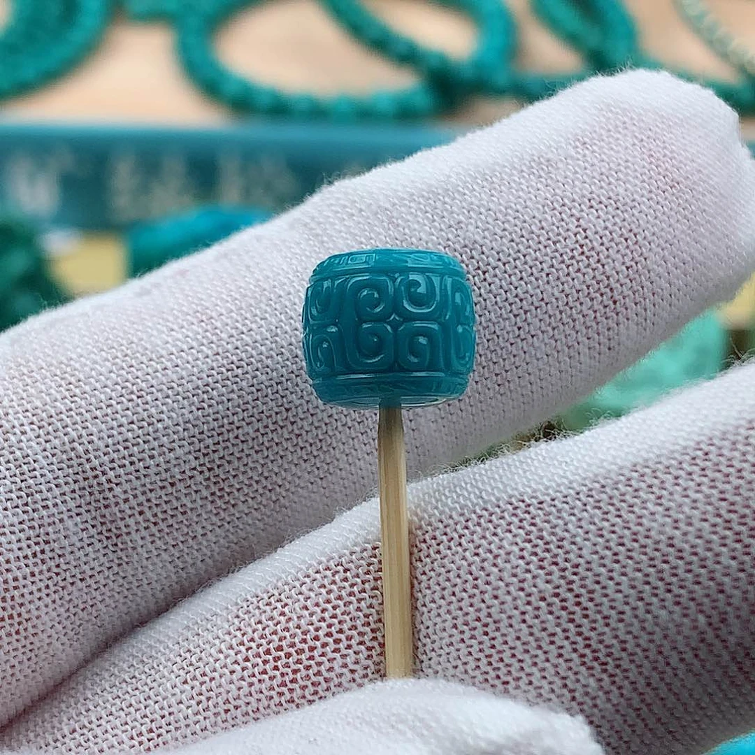 绿松石颈饰未镶嵌